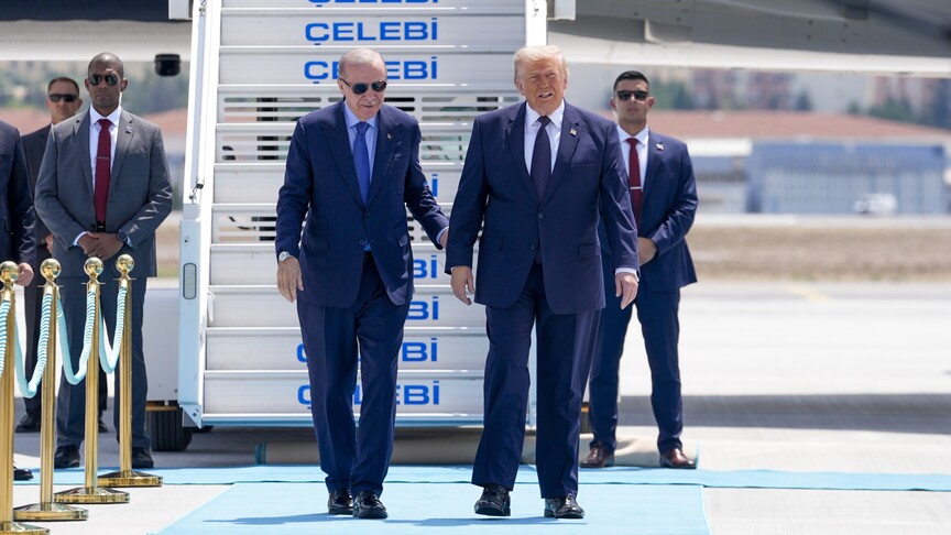 Erdoğan Trump'ı havalimanında karşıladı