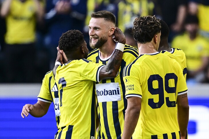 Fenerbahçe ilk hazırlık maçını farklı kazandı