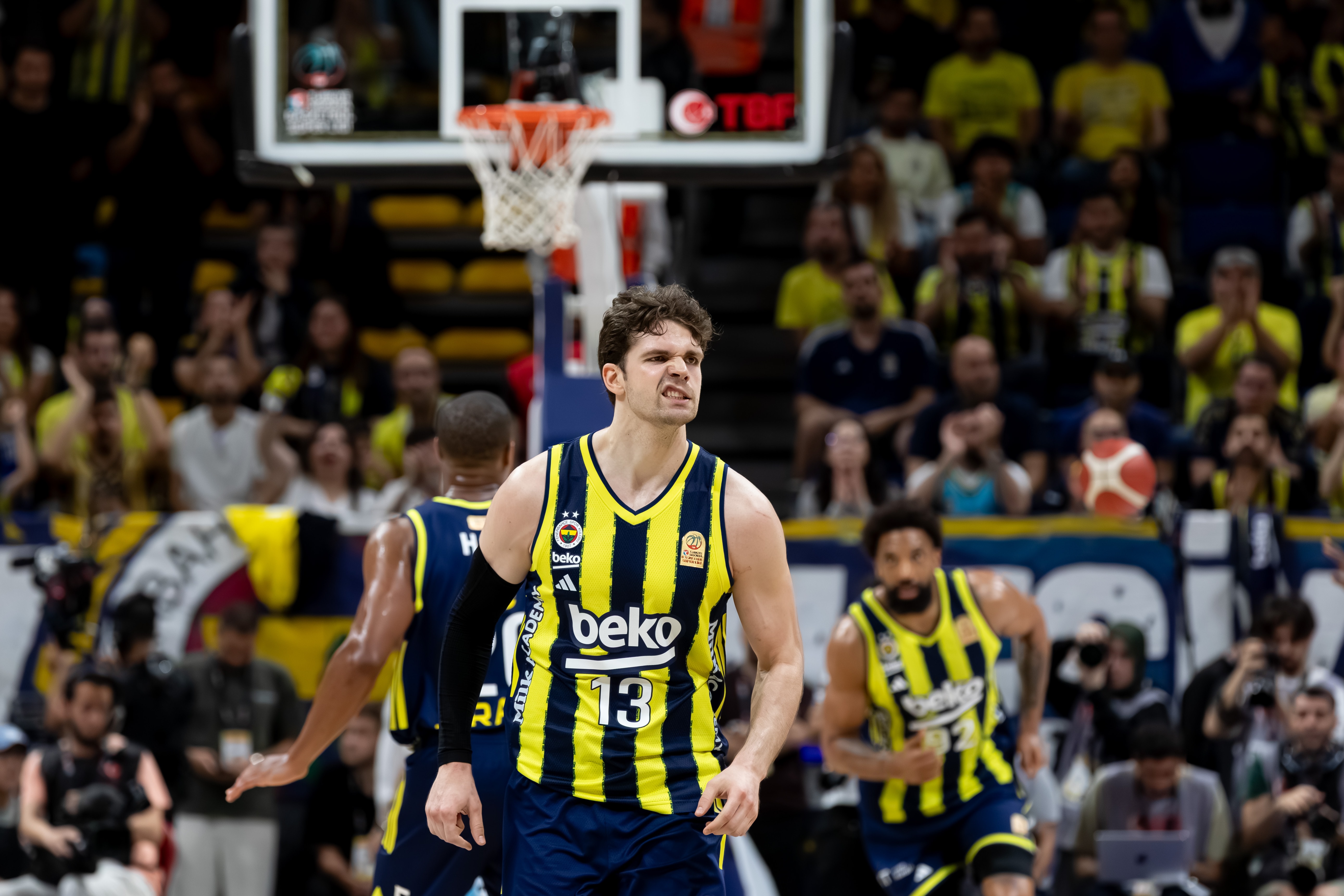 Milli basketbolcu NBA’e gidiyor: Dallas Mavericks’le anlaştı
