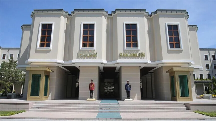 Aranan 54 kişi Türkiye’ye getirildi