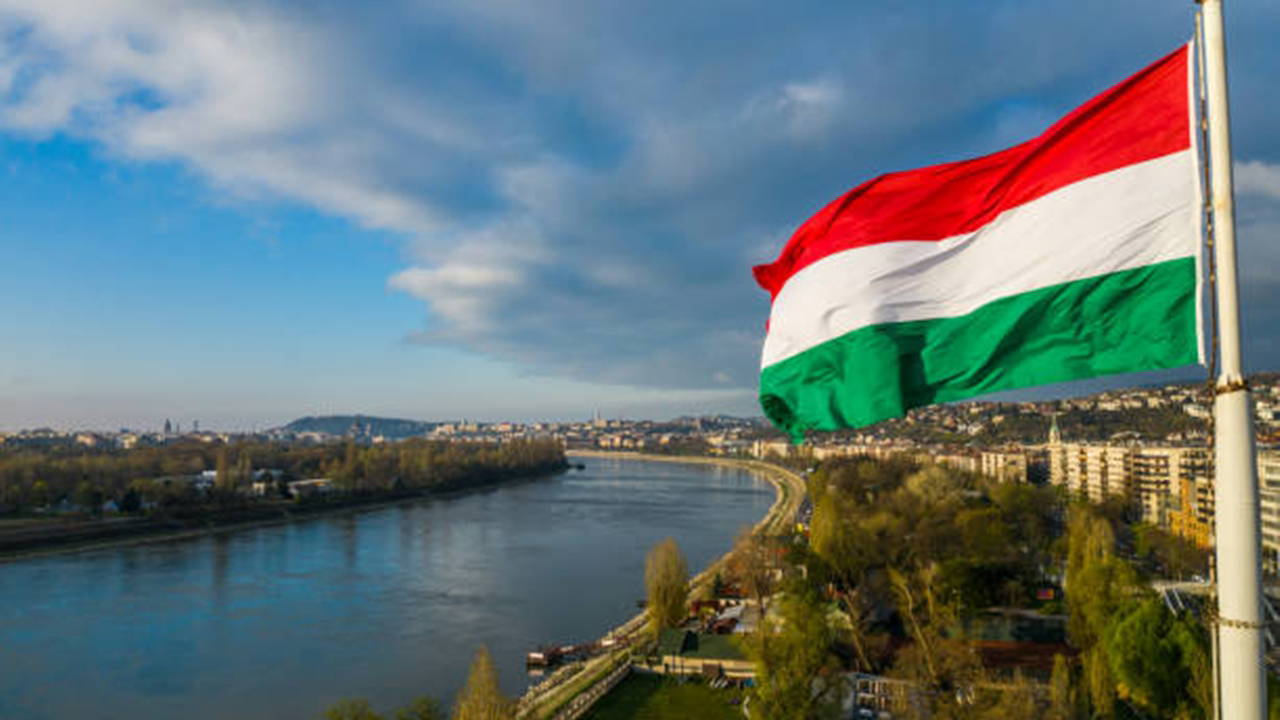 Orban gitti, 10 milyar avroluk AB fonu serbest bırakıldı