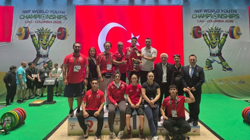Yıldız haltercilerden Dünya Şampiyonası’nda 17 madalya
