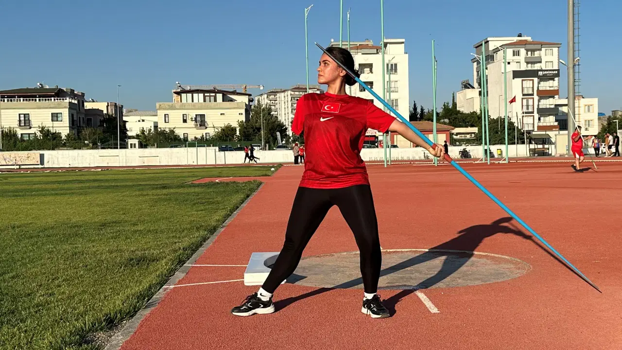 Mucize kadın: Meryem tek koluyla üç farklı branşta altın madalya kazandı