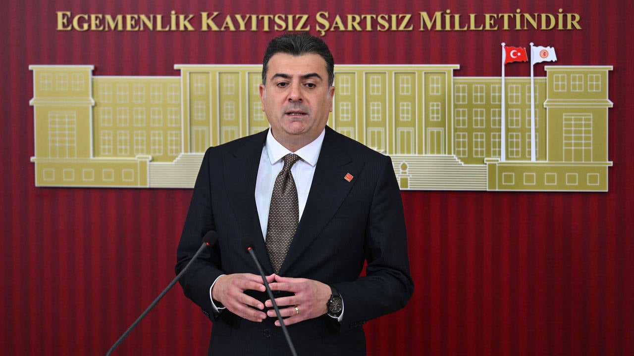 Özgür Özel’den olağanüstü kurultay hamlesi: Yarın mahkemeye başvurulacak