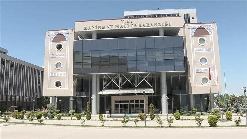 Altı kişiyle üç kuruluşun mal varlıkları donduruldu