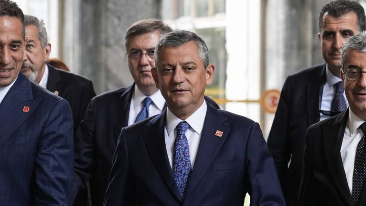 Özgür Özel yönetimi mahkemeden olağanüstü kurultay için çağrı heyeti istedi