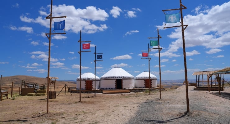 Diziden esinlenip ‘oba’ kurdular
