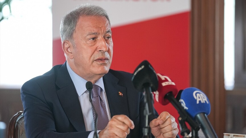 Hulusi Akar’a göre “S-400 konusu bir şekilde” çözülecek