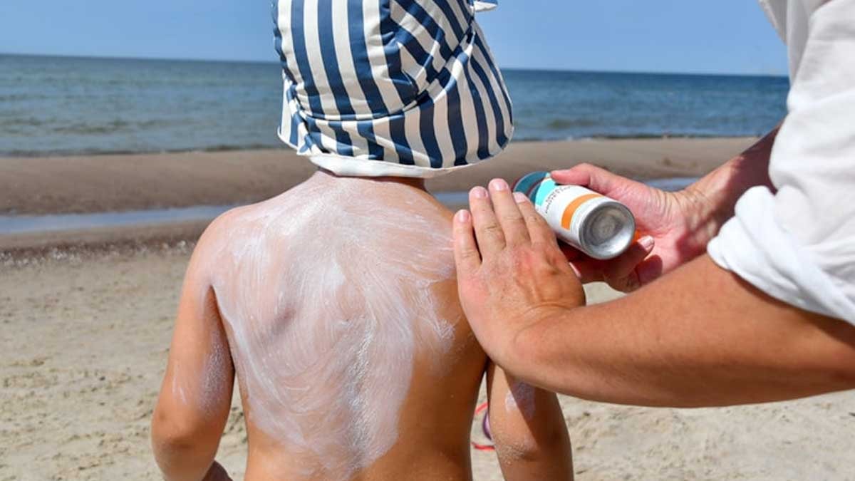 Popüler tatil ülkesi güneş kremini yasakladı