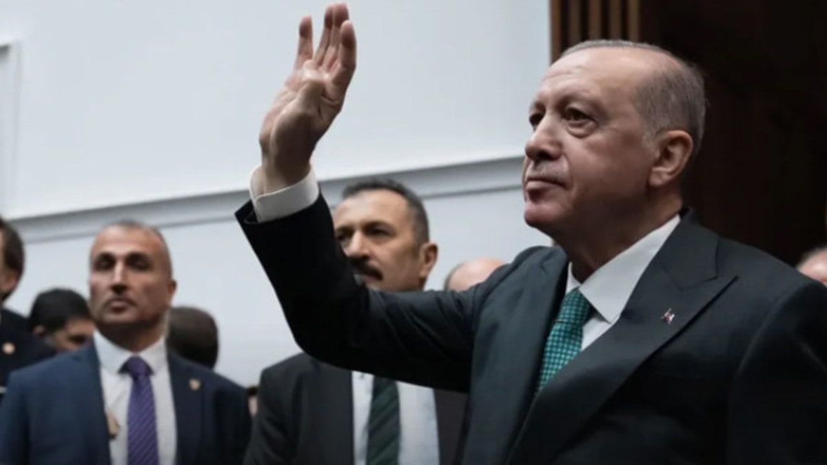 Telefonlarını kapattı, paylaşımlarını sildi: O vekil de mi Ak Parti’ye geçiyor