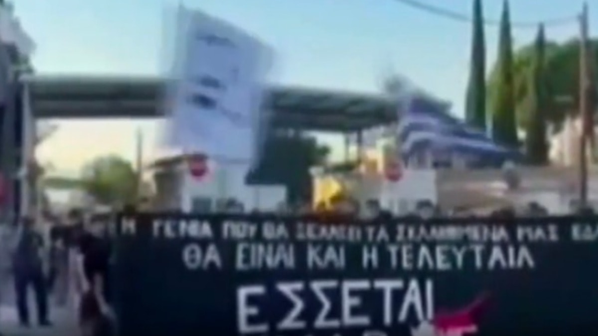 Rumların ‘büyük buluşma’ eylemine jetlerle jet yanıt
