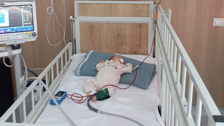 Bir aylıkken kanser teşhisi kondu: Aile minik Kaan için hekim desteği bekliyor