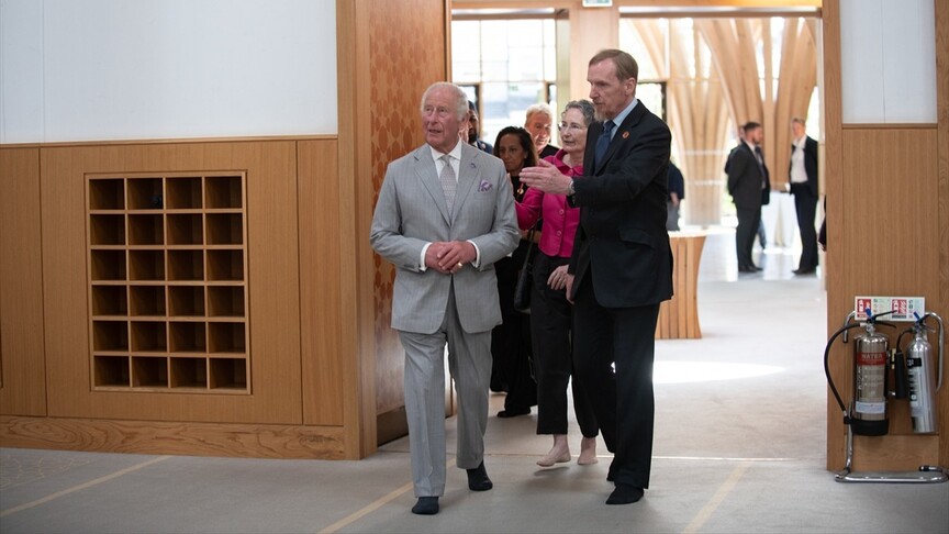 İngiltere Kralı 3. Charles, Cambridge Merkez Camisi’ni ziyaret etti