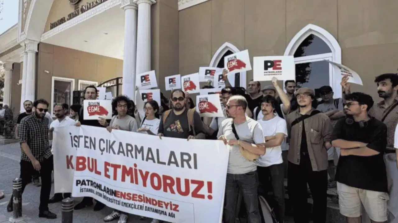 Akademisyenler de eylem yaptı: ‘İşimizi geri istiyoruz’
