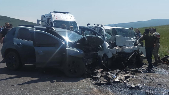 Zincirleme kaza: Üç kişi hayatını kaybetti, dört kişi yaralandı