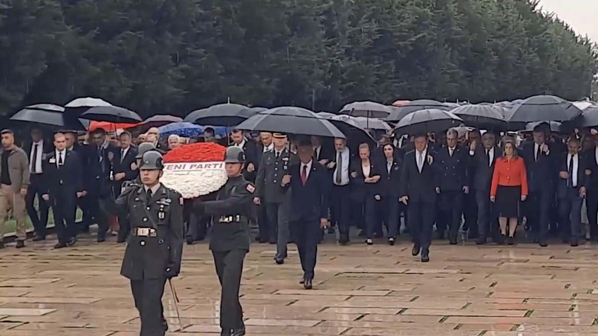 Yeni Parti Genel Başkanı Özgür Özel'in Anıtkabir Ziyareti ve PM Toplantısı