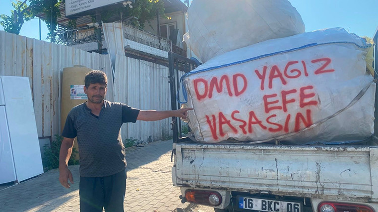 ‘Yağız Efe Yaşasın’ kampanyasına kâğıt toplayıcılar da katıldı