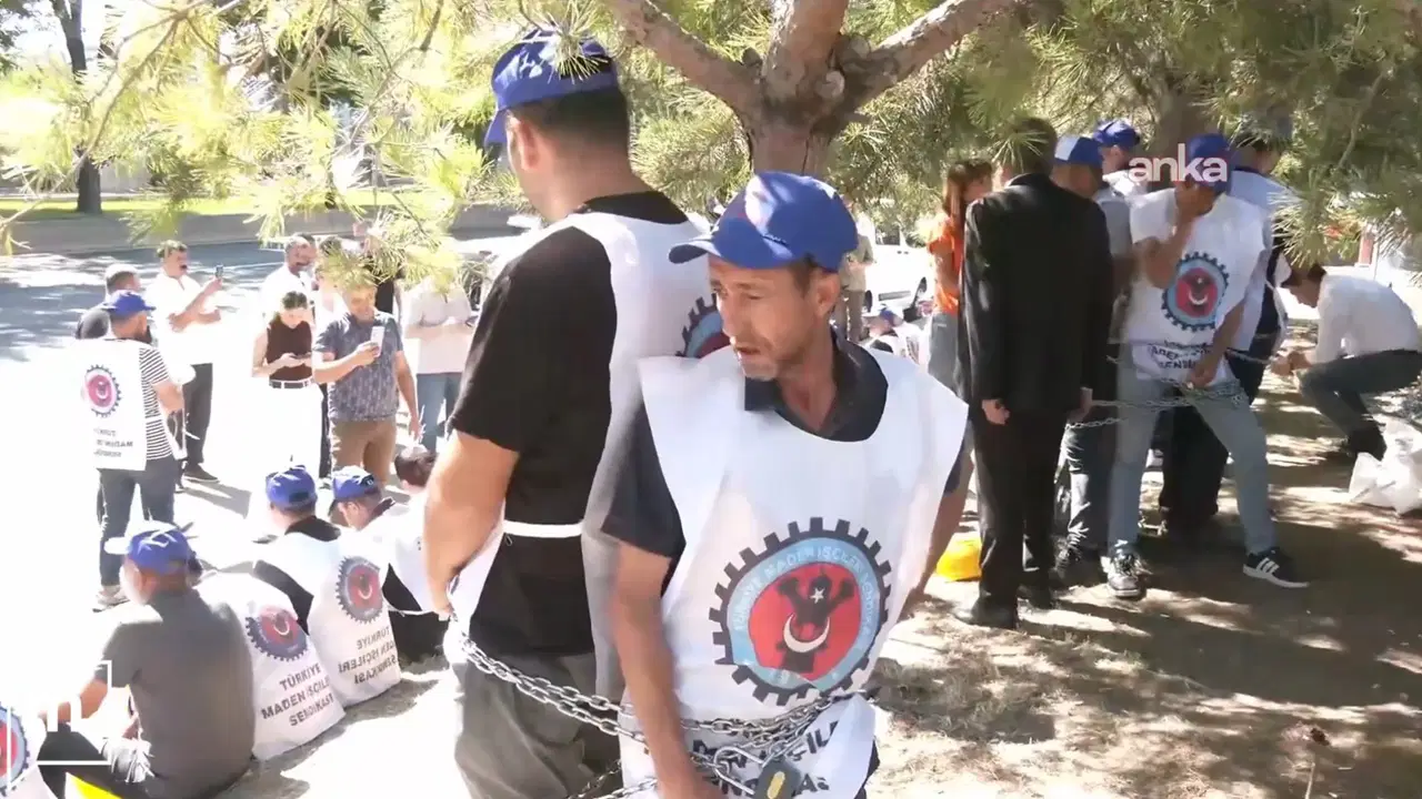 Kendilerini zincirlediler: Doruk Madencilik işçileri ve sendika yöneticileri gözaltında