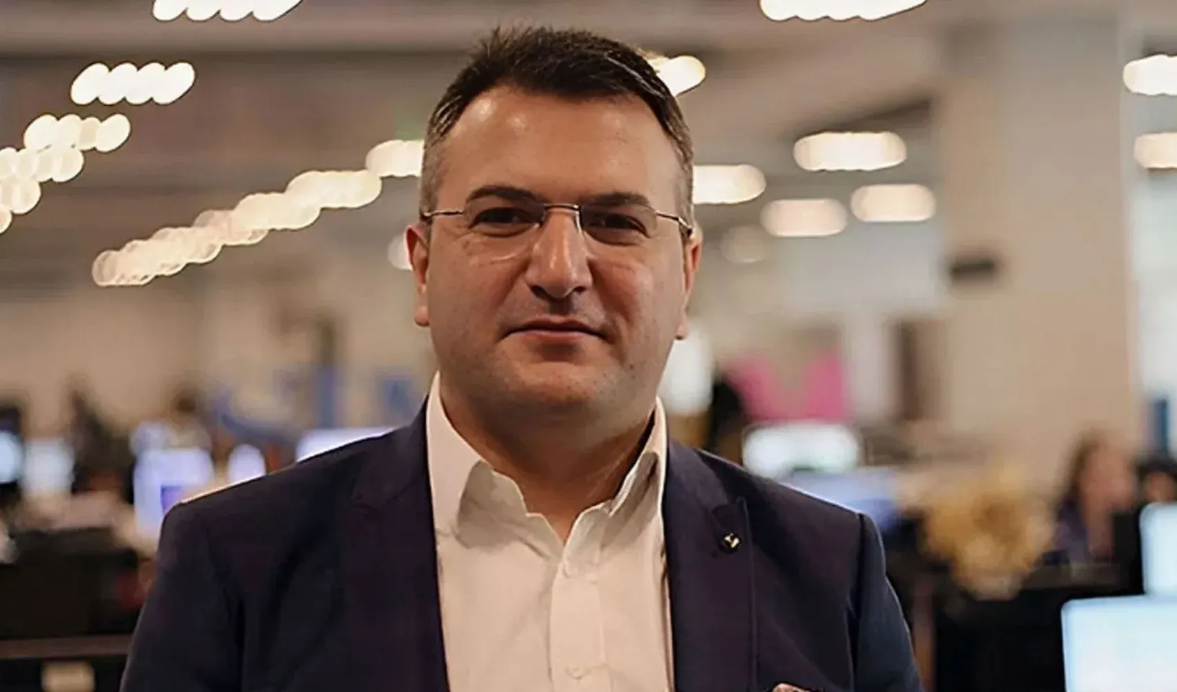 Gazeteci Cem Küçük ‘şantaj’dan gözaltına alındı