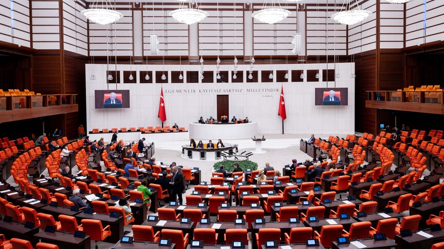 Öğrenci affı yasalaştı