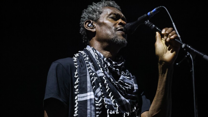 Massive Attack’e konserde Filistin bayrağı açtıkları gerekçesiyle soruşturma
