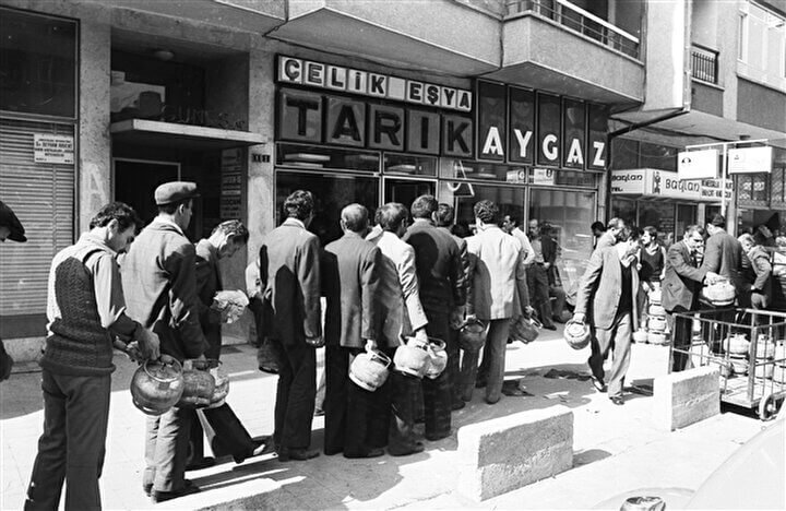 70’lerdeki Kuyruklar