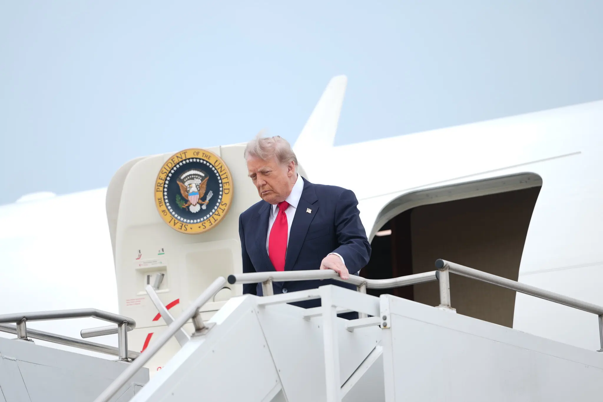 Trump, “İran’la görüşüyoruz” diyor ama bir görüşme olduğuna dair hiç işaret yok