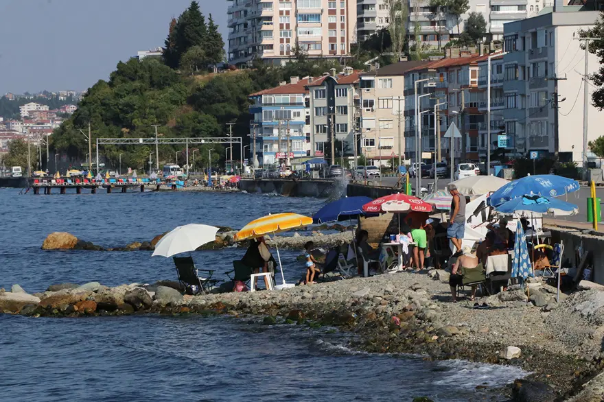 Çınarcık'ta Denize Giriş Yasaklandı: Su Kirliliği Nedeniyle