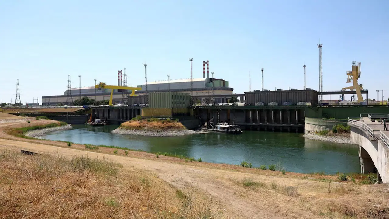 Tuna Nehri kurudu, Macaristan’ın tek nükleer santrali durdu