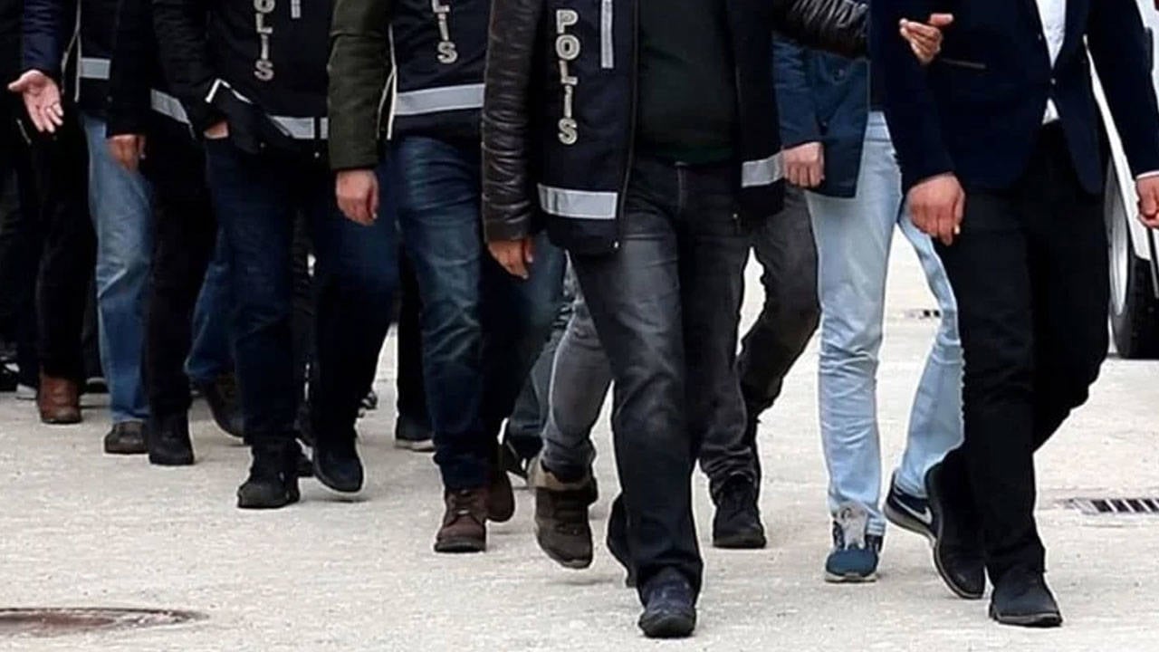 İzmir merkezli 3 ilde haraç çetesine operasyon: 36 gözaltı