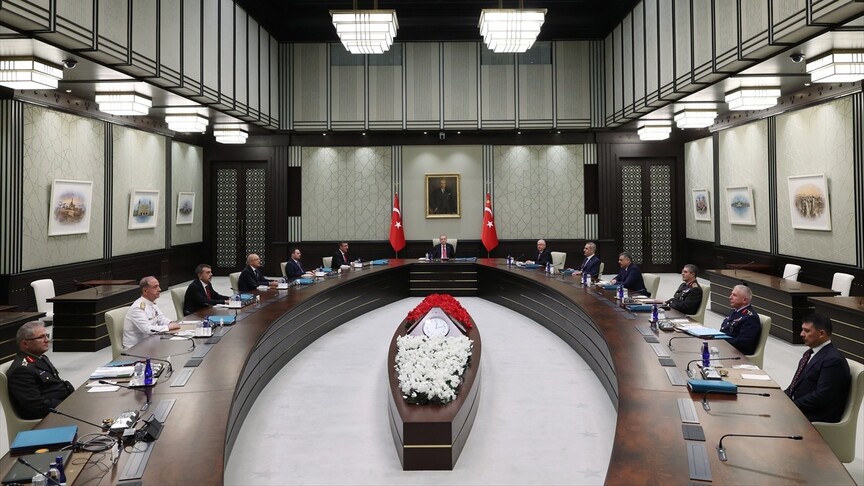 YAŞ Kararları açıklandı: Bir kuvvet komutanı emekli edildi