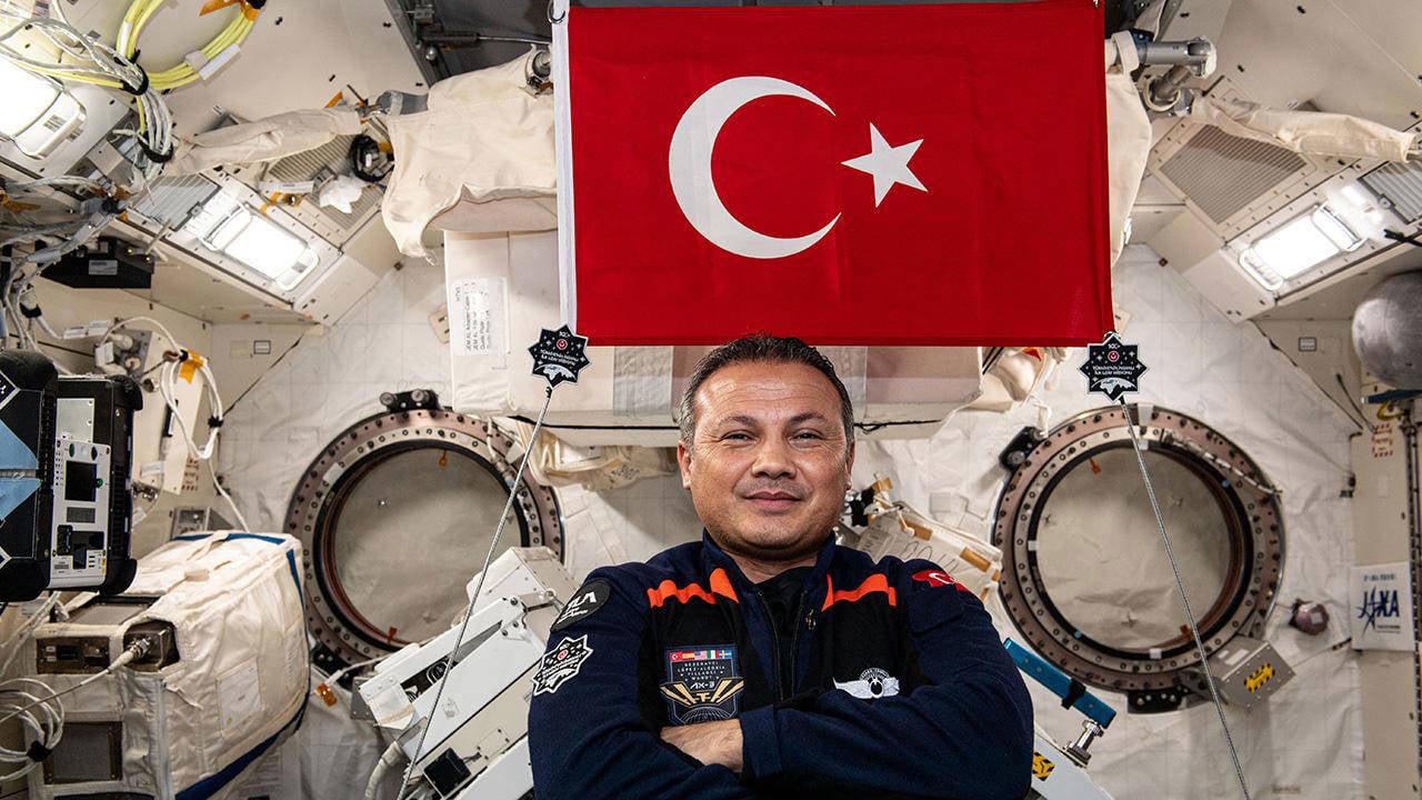 Astronot Alper Gezeravcı general oldu