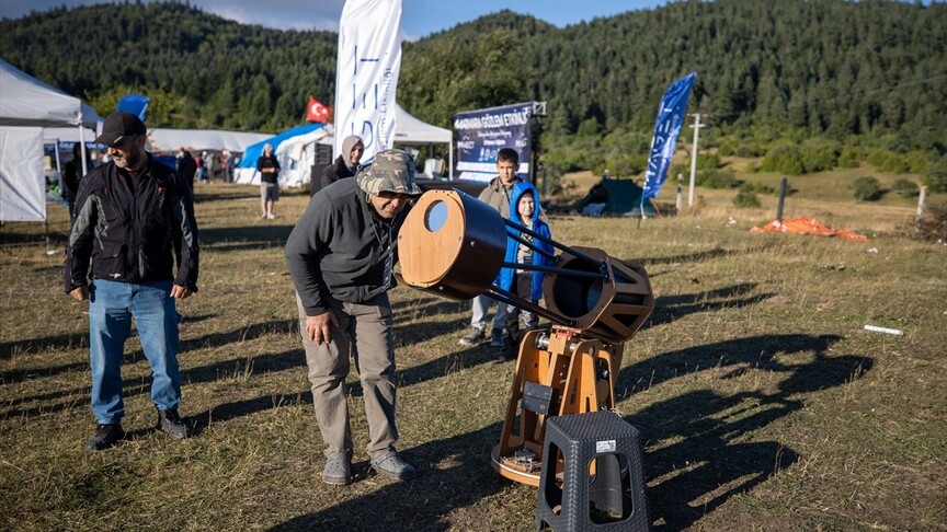 Kendi teleskopunu kendi yapan gerçek amatör astronom