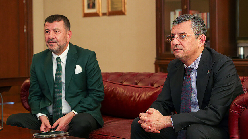 Geliyor gelmekte olan: Özgür Özel’e bu kez de rüşvet fezlekesi
