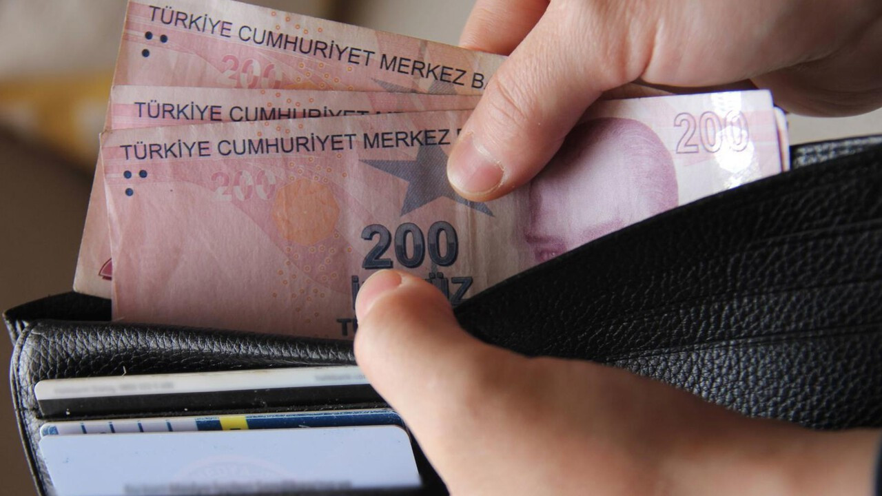 DİSK-AR açıkladı: Asgari ücretin alım gücü 5 bin 576 TL eridi