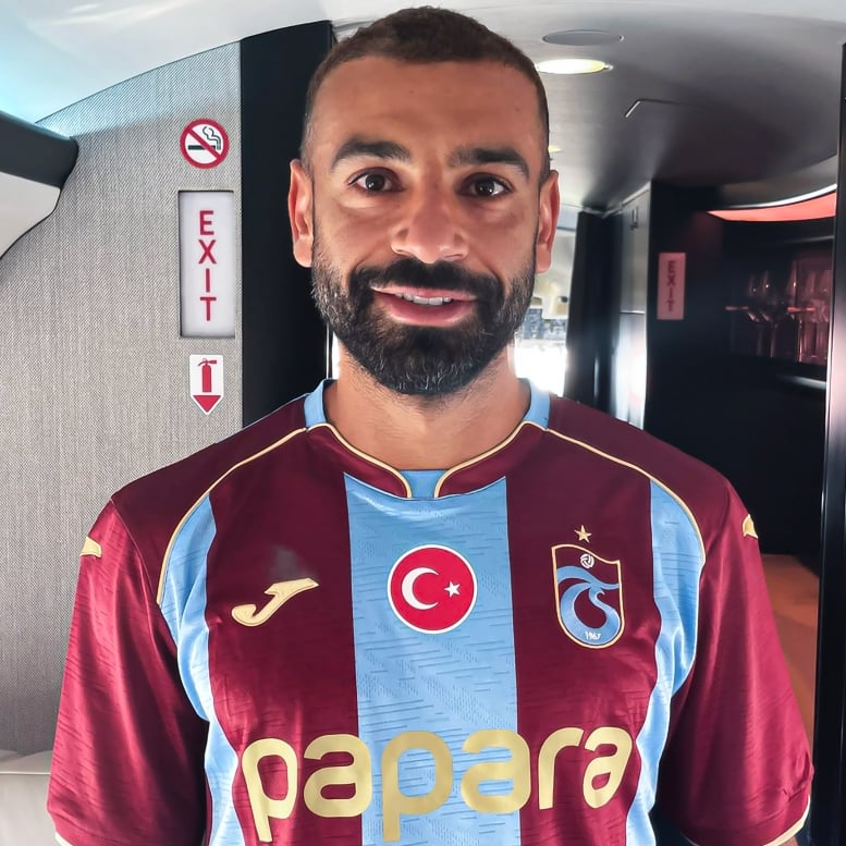 Salah forma giyip paylaştı: Bize her yer Trabzon