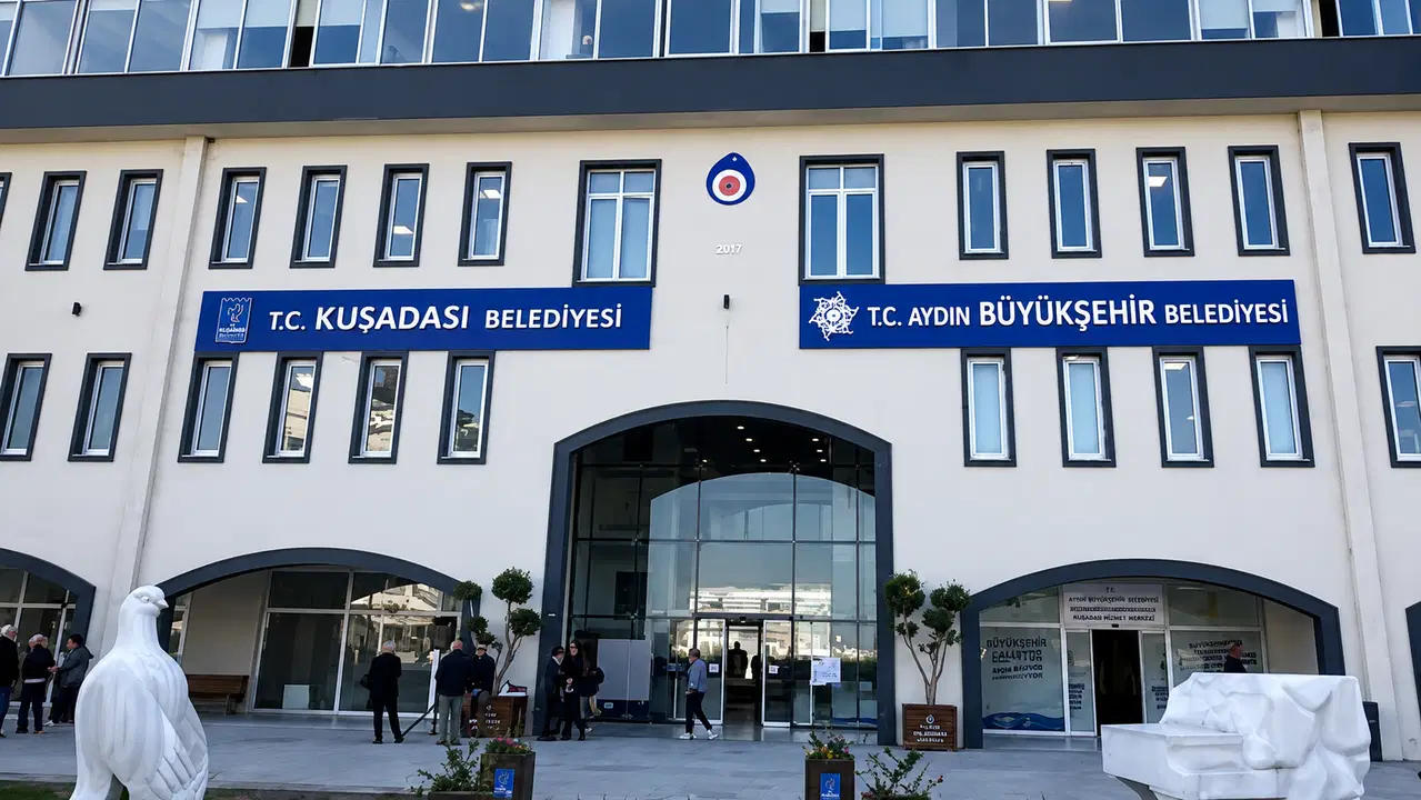 Kuşadası Belediyesi'ne yönelik 3. dalga operasyon