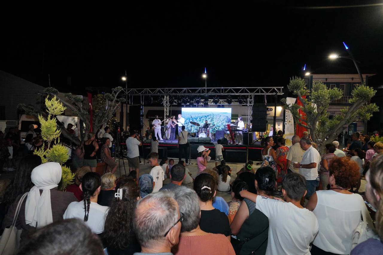 Ayvalık, Tarihi Gümrük Meydanı’na kavuştu