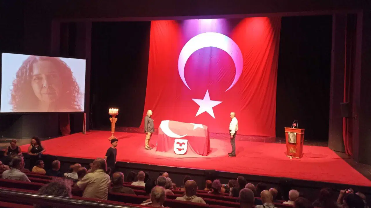 Bilgesu Erenus son yolculuğuna uğurlandı