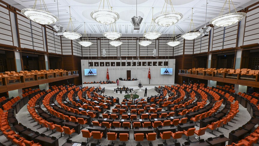 Meclis önce şehir ve gazi ailelerine zam yaptı, bugün de Çerçeve Yasa’yı konuşacak