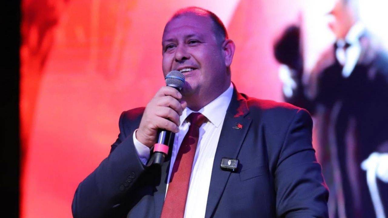 Menderes Belediye Başkanı İlkay Çiçek CHP’den istifa etti