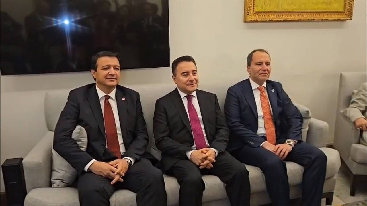Birleşmeye adım adım: Üç lider bir arada