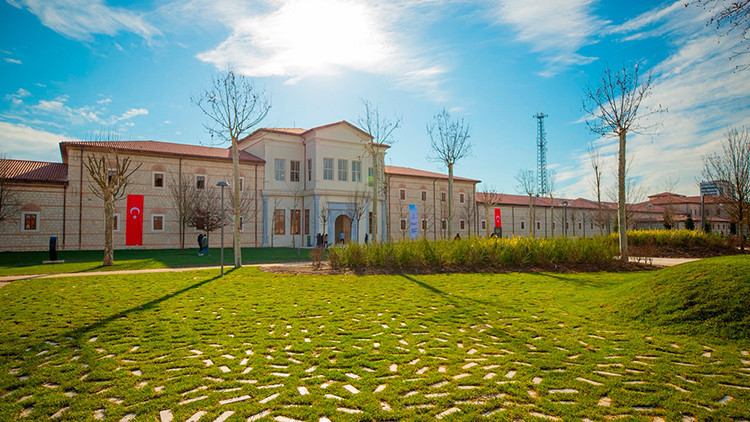 Bakan Ersoy duyurdu: Dünyanın en iyi yeşil kütüphanesi Türkiye’de