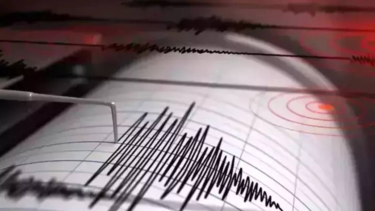İzmir açıklarında 3.7 büyüklüğünde deprem