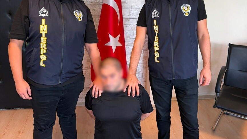 Kırmızı bültenle aranan iki çete lideri yakalandı