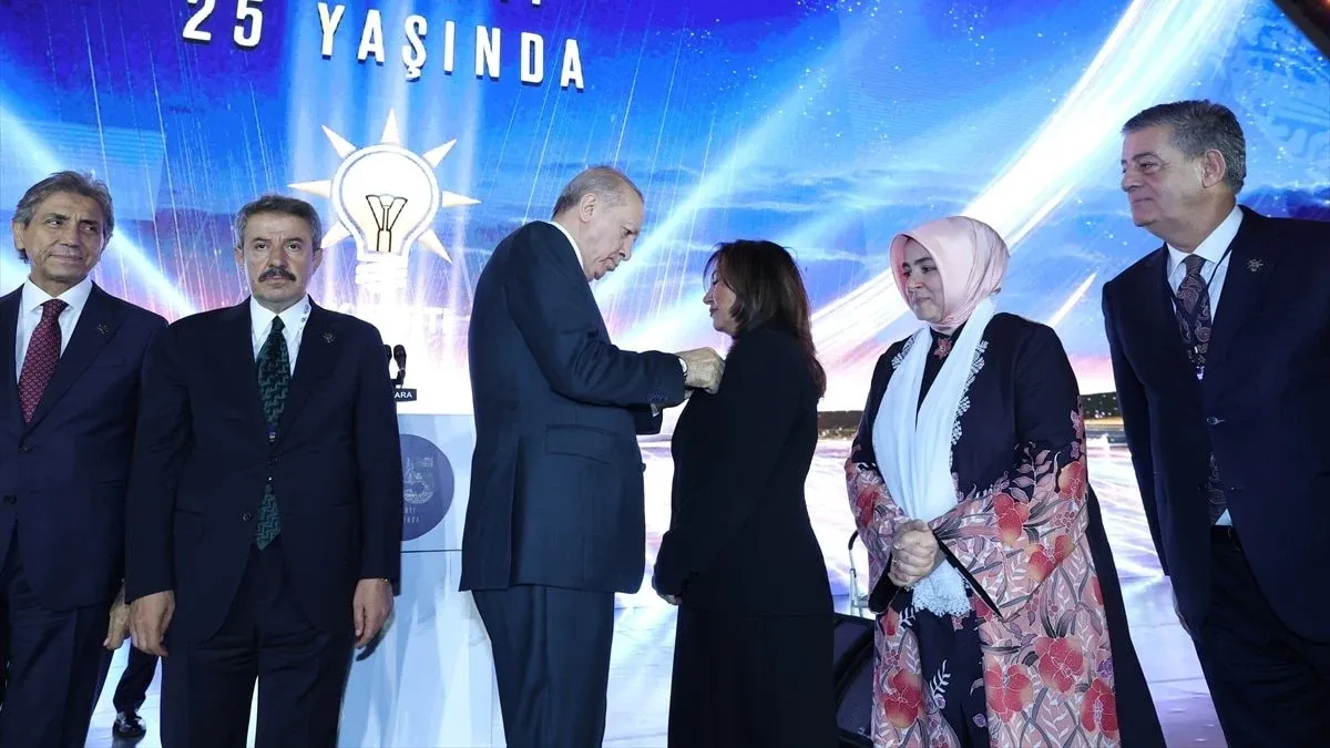 Ak Parti’de ilk Süryani belediye başkanı: Rozetini Erdoğan taktı