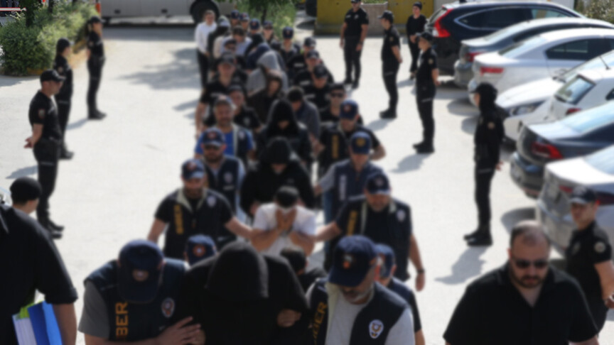 Eskişehir'de İnternet Altyapısı Yalanıyla Dolandırıcılık Yapan 90 Şüpheli Yakalandı