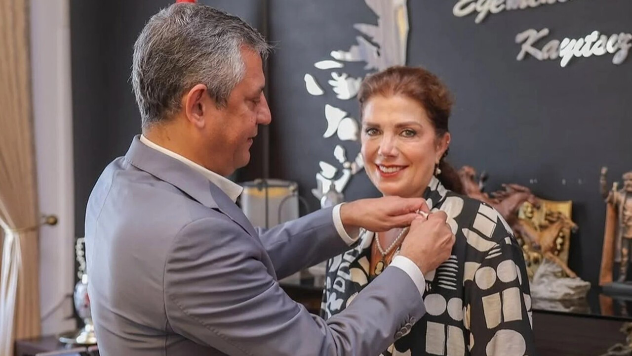 Ahmet Taner Kışlalı’nın eşi Nilüfer Kışlalı Yeni Partili oldu
