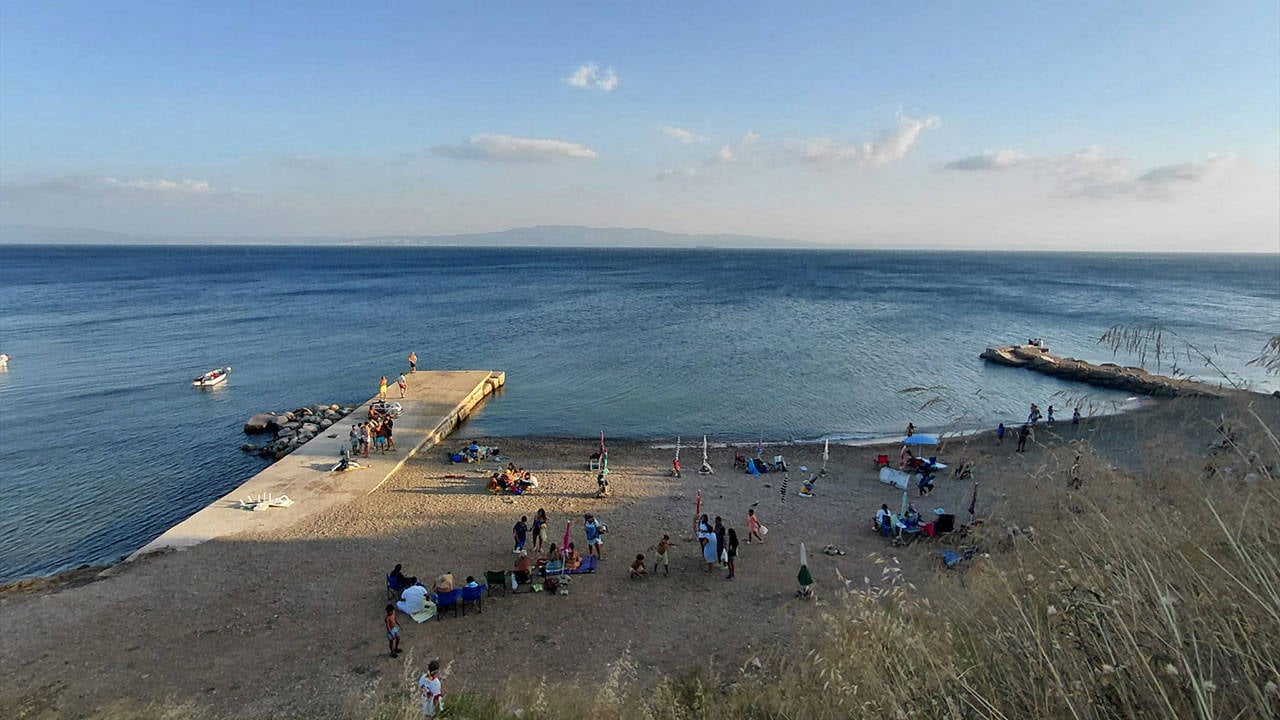 Baba-kız dalgalara yakalandı: İmralı Adası açıklarında kurtarıldılar