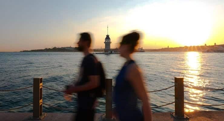 Bu gece İstanbul çok sıcak ve ıslak olacak: Meteoroloji saat vererek uyardı